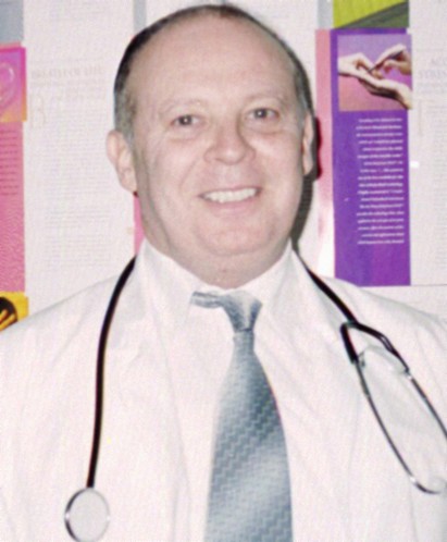 Dr. Cohen showing the face that we love to enjoy